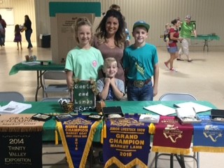 poole-family-at-4-h-open-house
